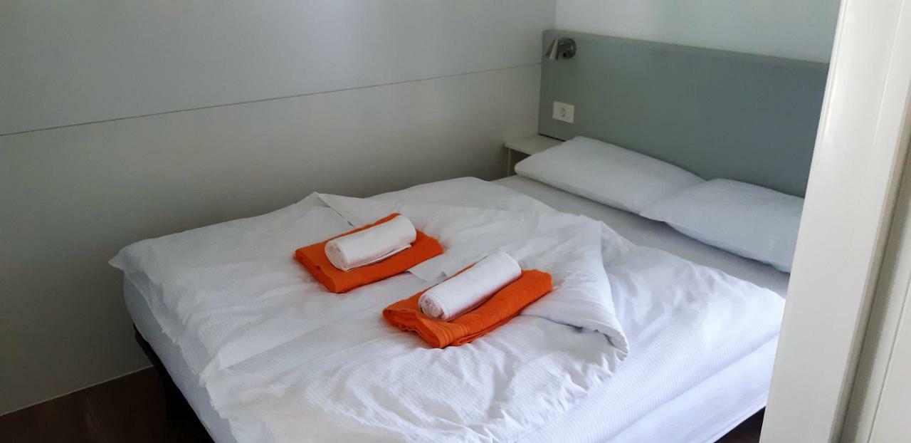 Mobile Homes And Apartment - Terme Catez Чатеж-об-Сави Экстерьер фото